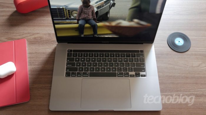 MacBook Pro (16 inch)