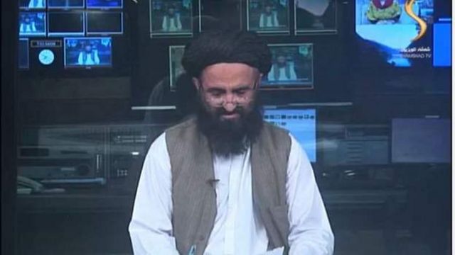 Afghan presenter on Shamshad TV channel