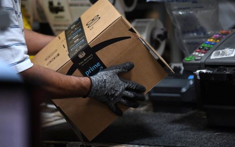Chicago Amazon workers angered by 'tokenized' Juneteenth celebration