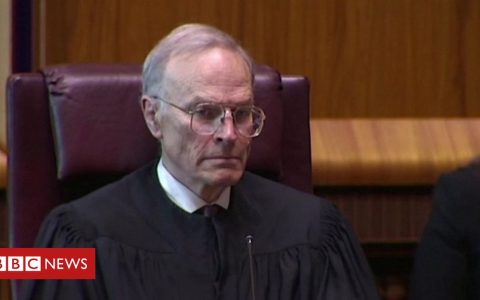 Dyson Heydon: Inquiry finds top Australian ex-judge harassed women