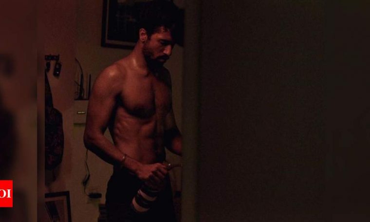 Vicky Kaushal flaunts his chiselled physique in this throwback picture as he celebrates 4 years of 'Raman Raghav 2.0 | Hindi Movie News