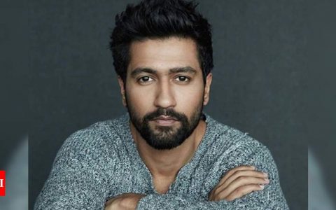 Vicky Kaushal salutes to brave hearts who fought courageously at Galwan Valley! | Hindi Movie News