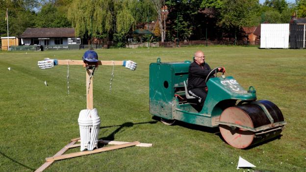 Boris Johnson says recreational cricket can resume from 11 July