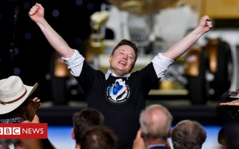 Elon Musk briefly becomes fifth-richest person