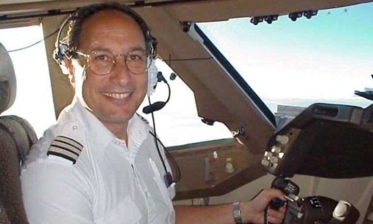 Alastair Rosenschein flew his first 747 in 1988