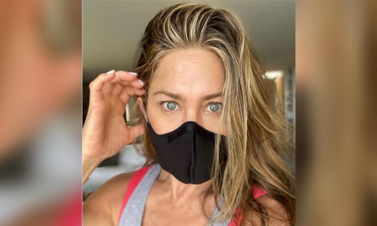 Jennifer Aniston is here with a friendly reminder to 'wear a damn mask'
