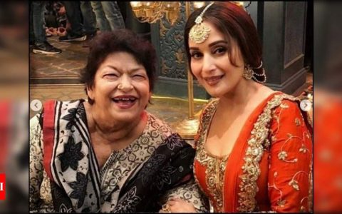 Madhuri Dixit shares a throwback video with Saroj Khan, reveals iconic song 'Ek Do Teen' was choreographed in flat 20 minutes; watch video | Hindi Movie News