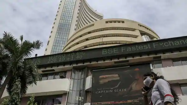 Sensex ended moderately lower at 38,128 on Friday (Bloomberg)