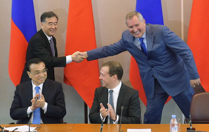 China's Vice Premier Wang Yang (standing) and Russia's then-Deputy Prime Minister Dmitry Rogozin at Russian-Chinese talks at Constantine Palace in 2016.