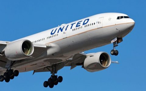 United pilots to consider furlough and early retirement deals