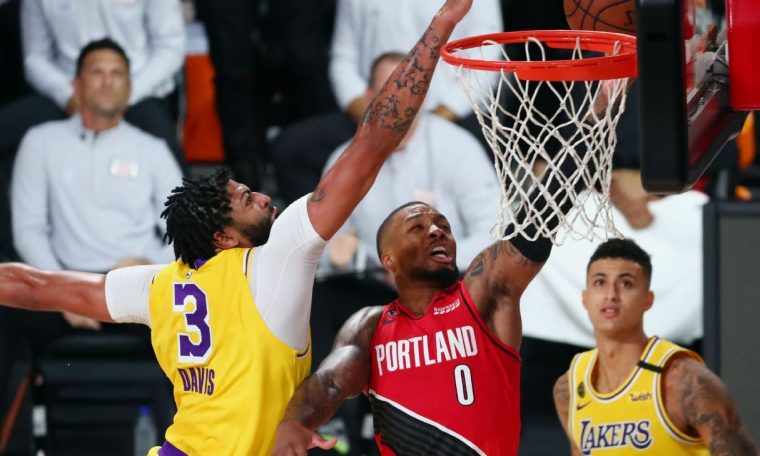 Anthony Davis carries Lakers to Game 2 win on off night for LeBron James