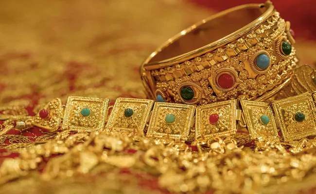 Gold Hovers At Record Highs; How To Invest In The Yellow Metal?
