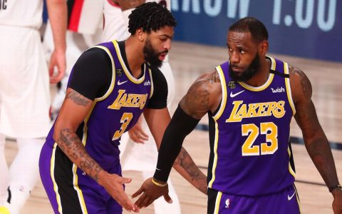 LeBron James, with Anthony Davis' help, passes Tim Duncan for No. 2 in playoff wins