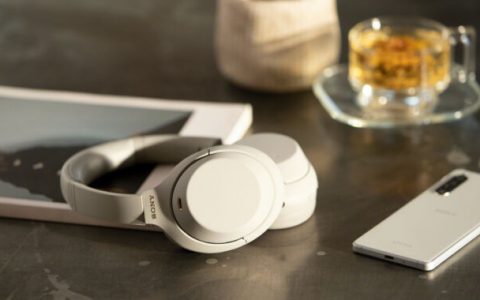 Sony WH-1000XM4 noise cancelling headphones: price, release date, specs
