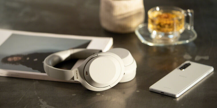 Sony WH-1000XM4 noise cancelling headphones: price, release date, specs