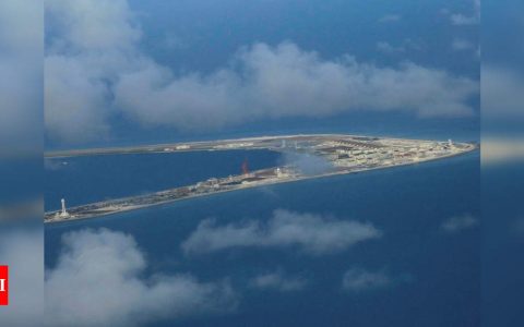 US targets Chinese individuals, firms amid South China Sea dispute
