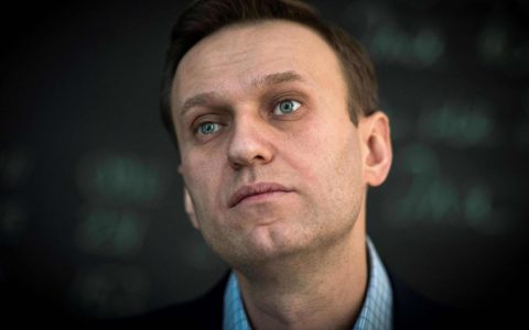 Alexei Navalny: Novichok nerve agent used in poisoning, German government says