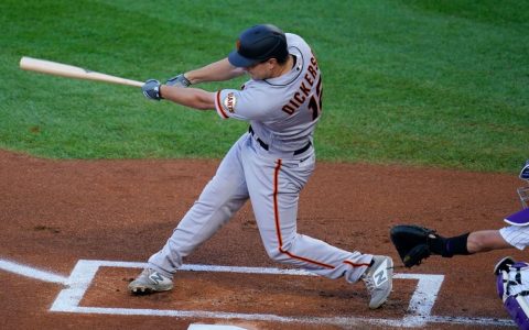 Alex Dixon's three Homers lead the Giants' historic offensive