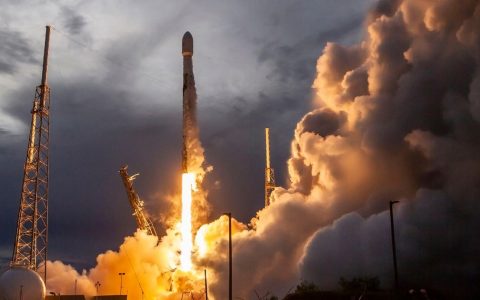 SpaceX launches 60 more Starlink satellites, breaks 'scrubber' delay