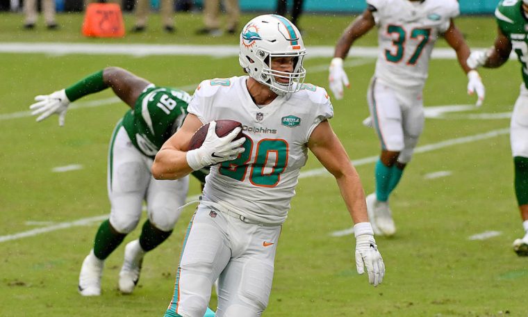 Jets vs. Dolphins Score: Miami knocks New York out as Ryan Fitzpatrick shines, Tuya Tagoviloa starts