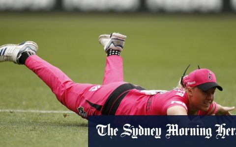 Sydney Sixers fined 25 25,000 for 'managerial error'