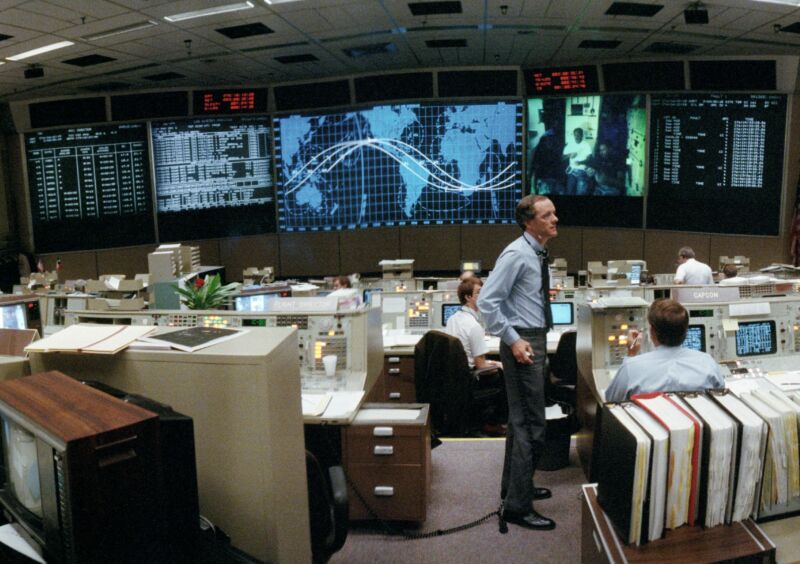 Flight Director James M.  (Milt) Heflin, in mission control during the flight of the STS-26 in 1988. 