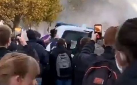Student riots in France bhanadiam police car to show the violent lockout |  World |  News