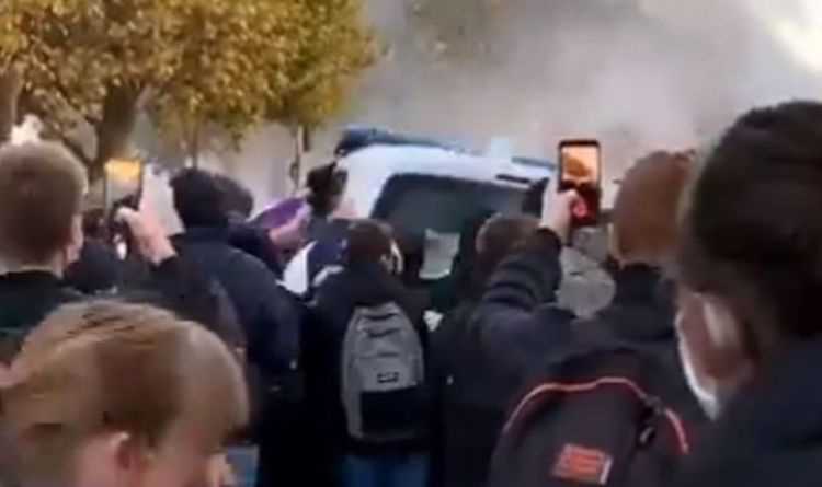 Student riots in France bhanadiam police car to show the violent lockout |  World |  News