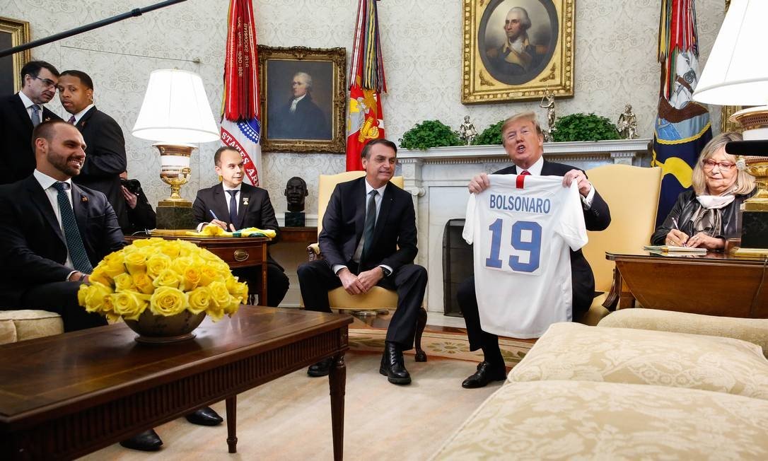Trump wore a personalized shirt to Brazilian President Jair Bolsonaro during a meeting at the White House in March 2019, a symbol of the national game.  Photo: Issac Nobrega / PR - 03/19/2019