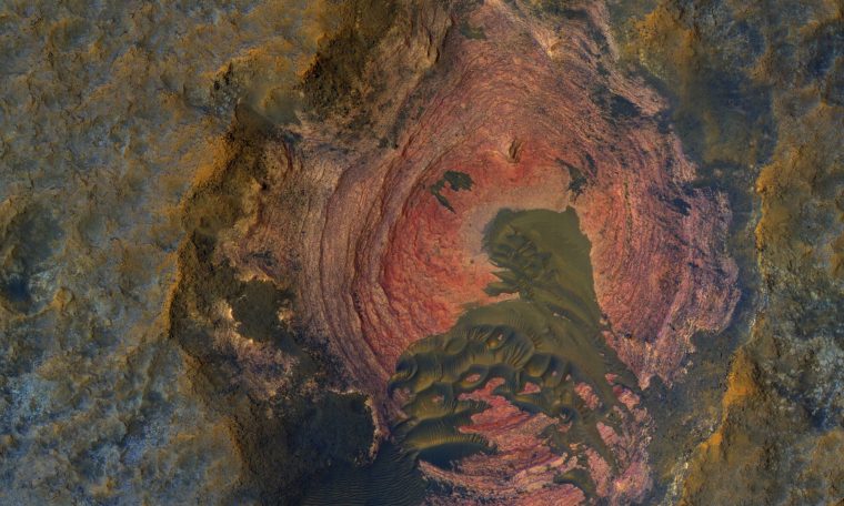 See the largest image ever made of the surface of Mars