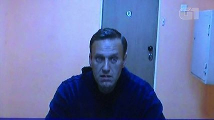 Navalny goes to court via Vidolink and responds to the news of his accomplices' arrest