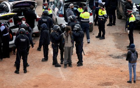 Spanish police organize new year party near Barcelona world