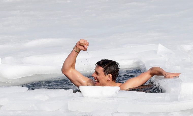 Czech diver breaks world record for ice swimming |  world