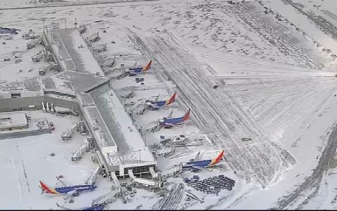 Cold wave affects 200 million people, spreads inconvenience and cancell flights in USA National newspaper