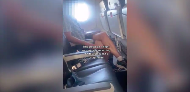 Man seen passenger filming in Australia without consent on flight 02/11/2021