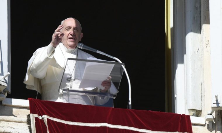 Pope on Angelus: Like Jesus, dare to commit "crimes" for love