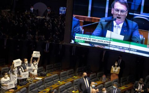 The summit of the new Congress emphasizes the economy, not the ultra-conservative agenda of Bolsonaro.  Present
