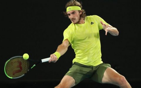 Tsitsipas debut with easy win over Frenchman Simon in Melbourne