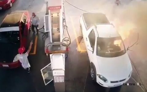 He used his cell phone when he loaded gasoline and started a fire - News