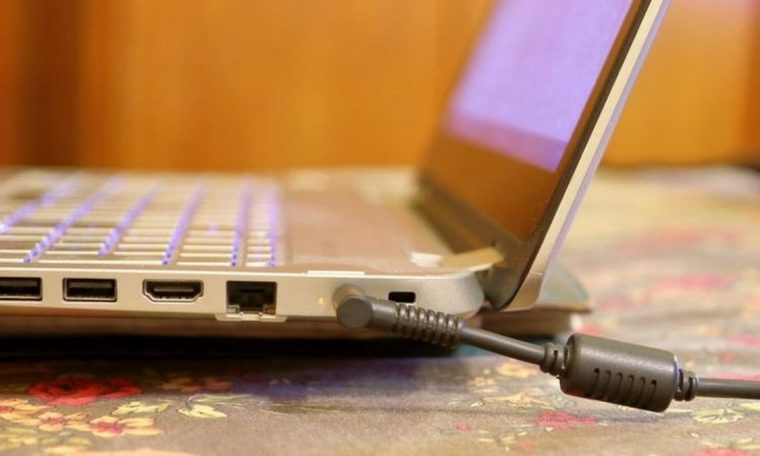 Is it better to leave the laptop plugged in or use it on the battery?  |  Technology