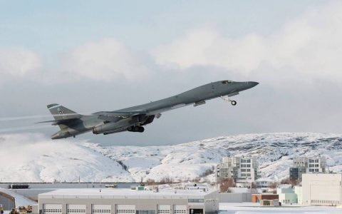 US instigates Russia and land nuclear bomber in Arctic for the first time - 03/10/2021 - World