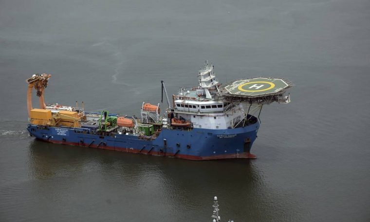 Indian rescue ship joins international search fleet for Indonesian submarine Photo: - / AFP