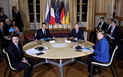 France and Germany call for 'restraint' amid tensions between Russia and Ukraine