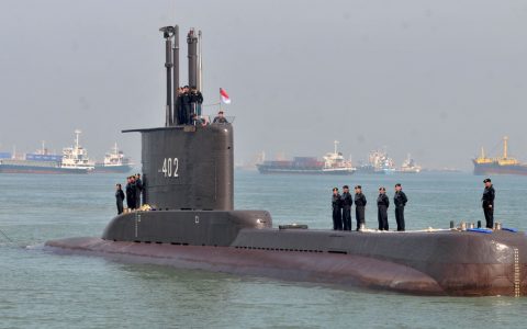 Indonesian submarine with 53 in Indonesia disappeared in Bali.  world