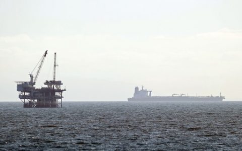 Oil prices rise with hopes of global economic recovery - ópoca Negócios