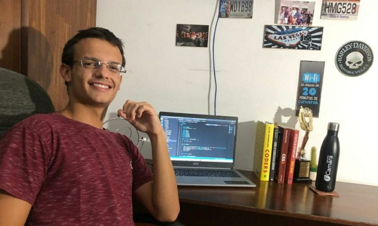 The young man gets a scholarship to an American university that accepts 1% of applications after being rejected by 19: 'I struggled a lot' Santos and Region