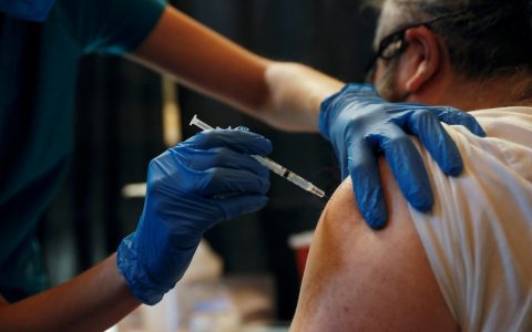 'Vaccine tourism' increases between Mexico and the United States.  world