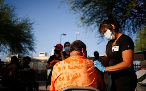 Latino travels to the United States in search of vaccination - ópoca Negócios