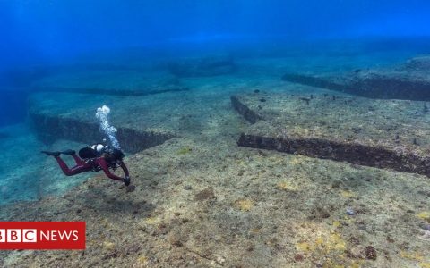 Mysterious underwater 'city' in Japan