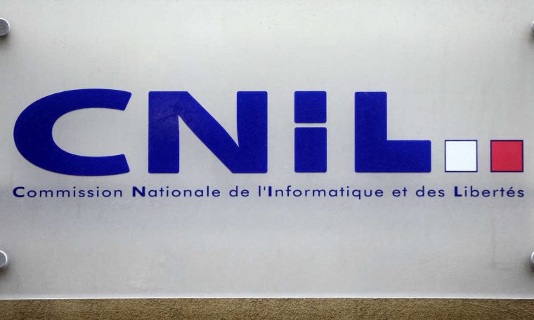 CNIL points to "about twenty organizations" including major Internet groups